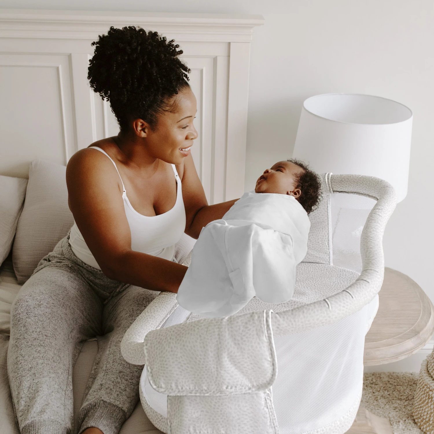 Berceau Pivotant 360° BassiNest® Premiere Blanc De Halo – Image 10